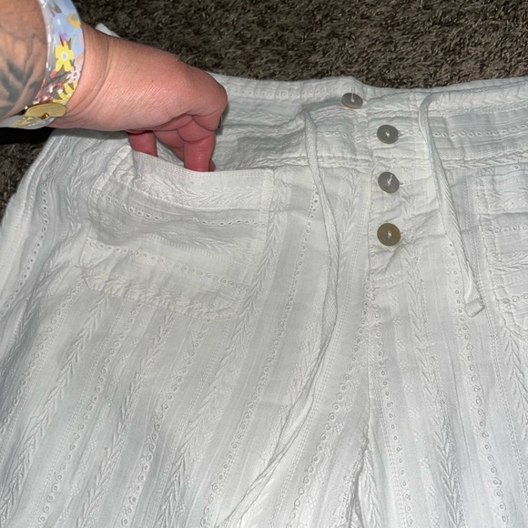 Sundance White Eyelet Boho Coastal Lined Drawstring Button Fly Pants -Size M - Picture 3 of 9